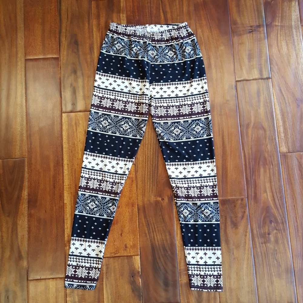 Soft Wintery Cream Brown Black Leggings